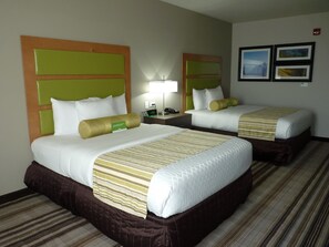 Deluxe Suite, Multiple Beds (2 Queen Beds with Sofa Bed) | Premium bedding, desk, soundproofing, iron/ironing board - La Quinta Inn & Suites by Wyndham Paducah (Paducah)