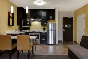 Egyptian cotton sheets, premium bedding, memory foam beds, in-room safe - Residence Inn Pullman (Pullman)