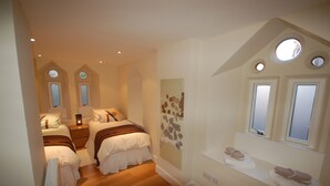 Apartment, 2 Bedrooms | 2 bedrooms, premium bedding, iron/ironing board, rollaway beds - Edinburgh Church Apartments (Edinburgh)