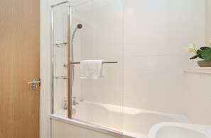 2 bedrooms, premium bedding, individually decorated