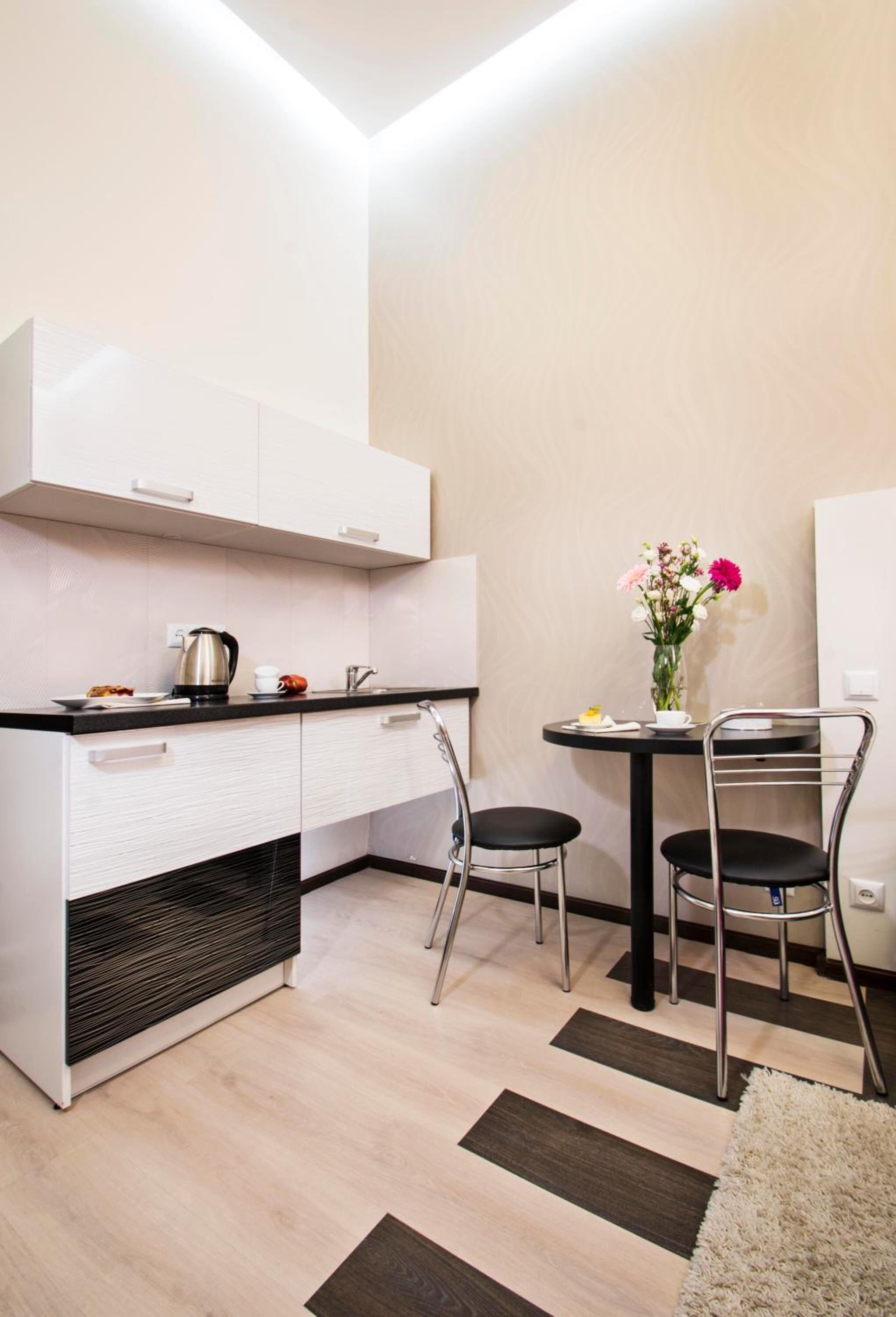 電冰箱、微波爐、爐台、咖啡機/沖茶器