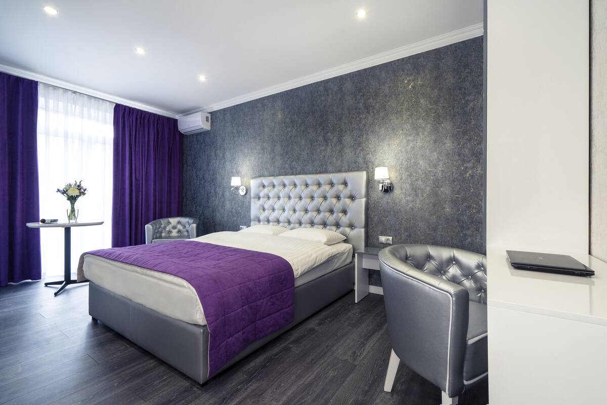 Apartment (B. Vasilkovskaya 71/6) | In-room safe, desk, laptop workspace, soundproofing