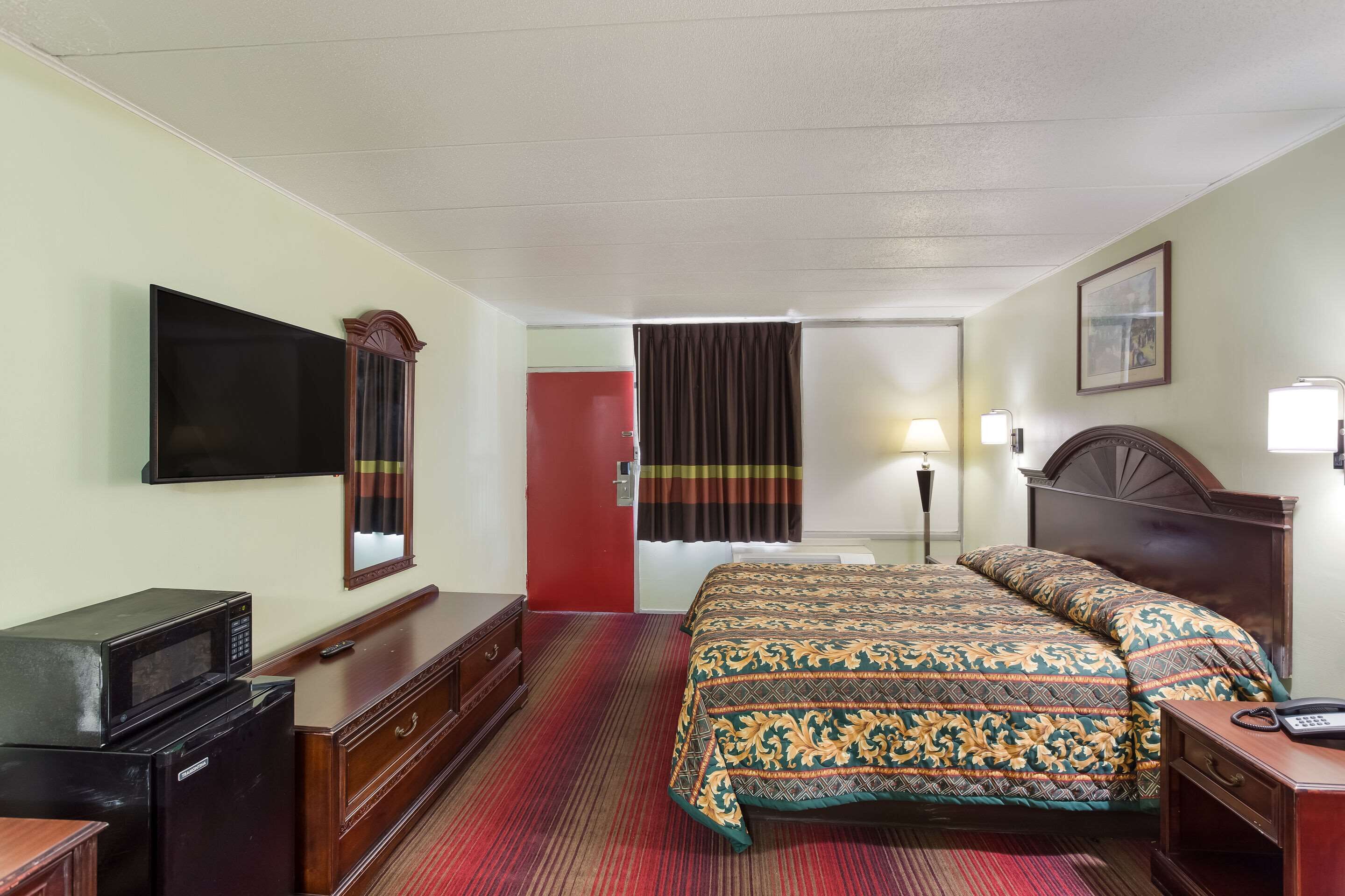 Free WiFi, bed sheets