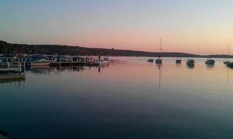 Praia. Fontana Village Inn