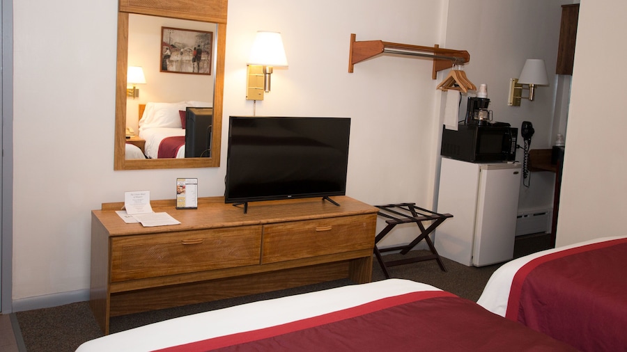 Chalet Motel Mequon