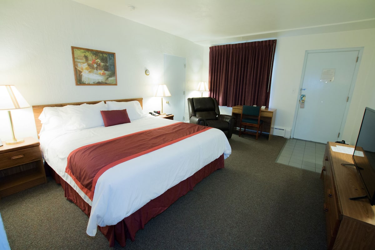Iron/ironing board, free cots/infant beds, rollaway beds, free WiFi