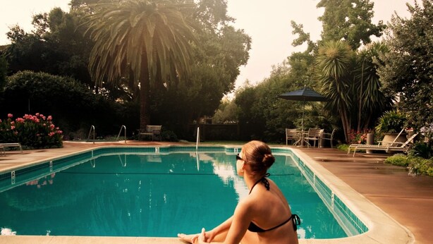 Outdoor pool - El Pueblo Inn (Sonoma)