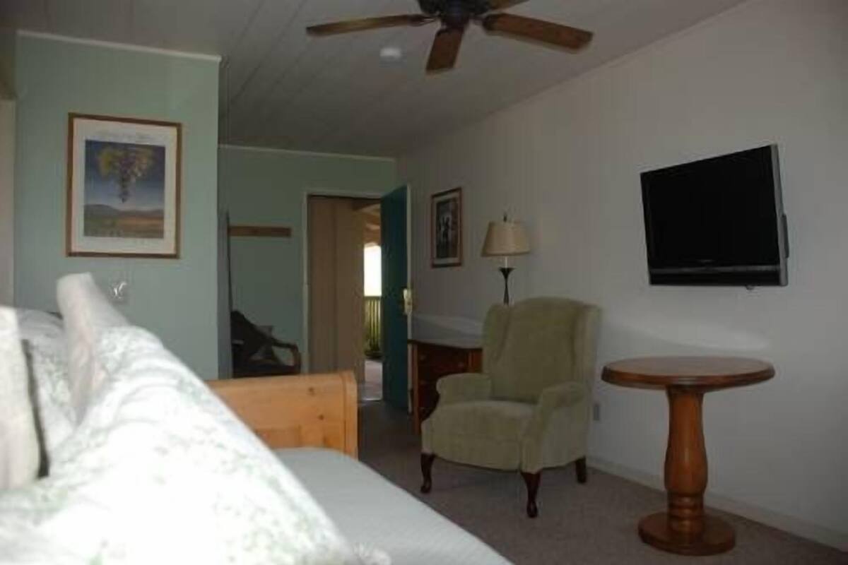 King Suite | Living area