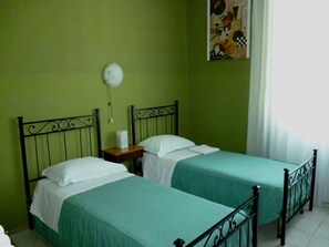 Twin Room, Women only, Shared Bathroom | Free WiFi, bed sheets - Hotel Giamaica for Girls & Ladies Only (Rome)