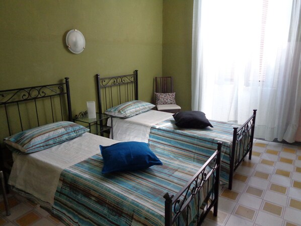 Twin Room, Women only, Shared Bathroom