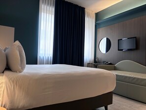 Double or Twin Room | Premium bedding, down comforters, in-room safe, desk -  AV Hotel Milano (Milan)