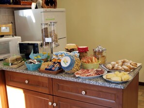 Bao gồm bữa sáng buffet