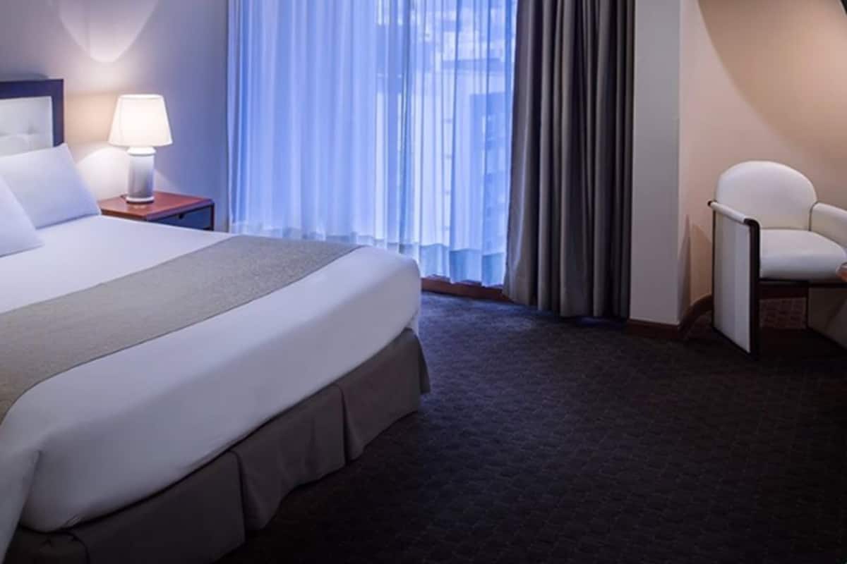 Premium bedding, in-room safe, iron/ironing board, free cots/infant beds