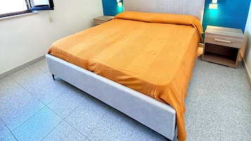 Premium bedding, in-room safe, desk, blackout curtains