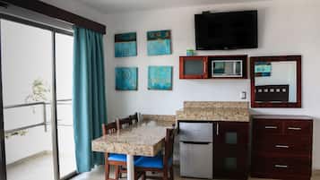 Suite estudio, 2 camas matrimoniales | Wifi gratis y ropa de cama