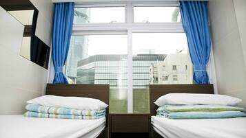 Twin Room (Private Bathroom)