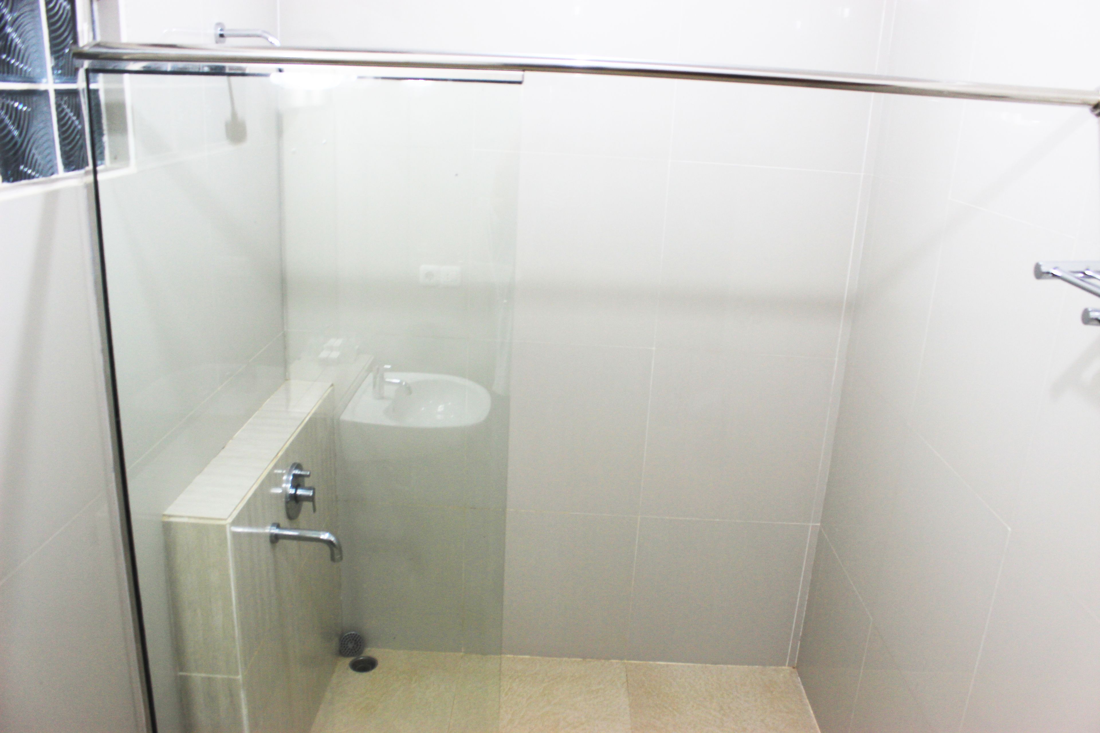 Shower kamar mandi