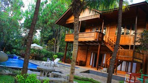 4 Bedroom VIP Villa | ลานระเบียง/นอกชาน
