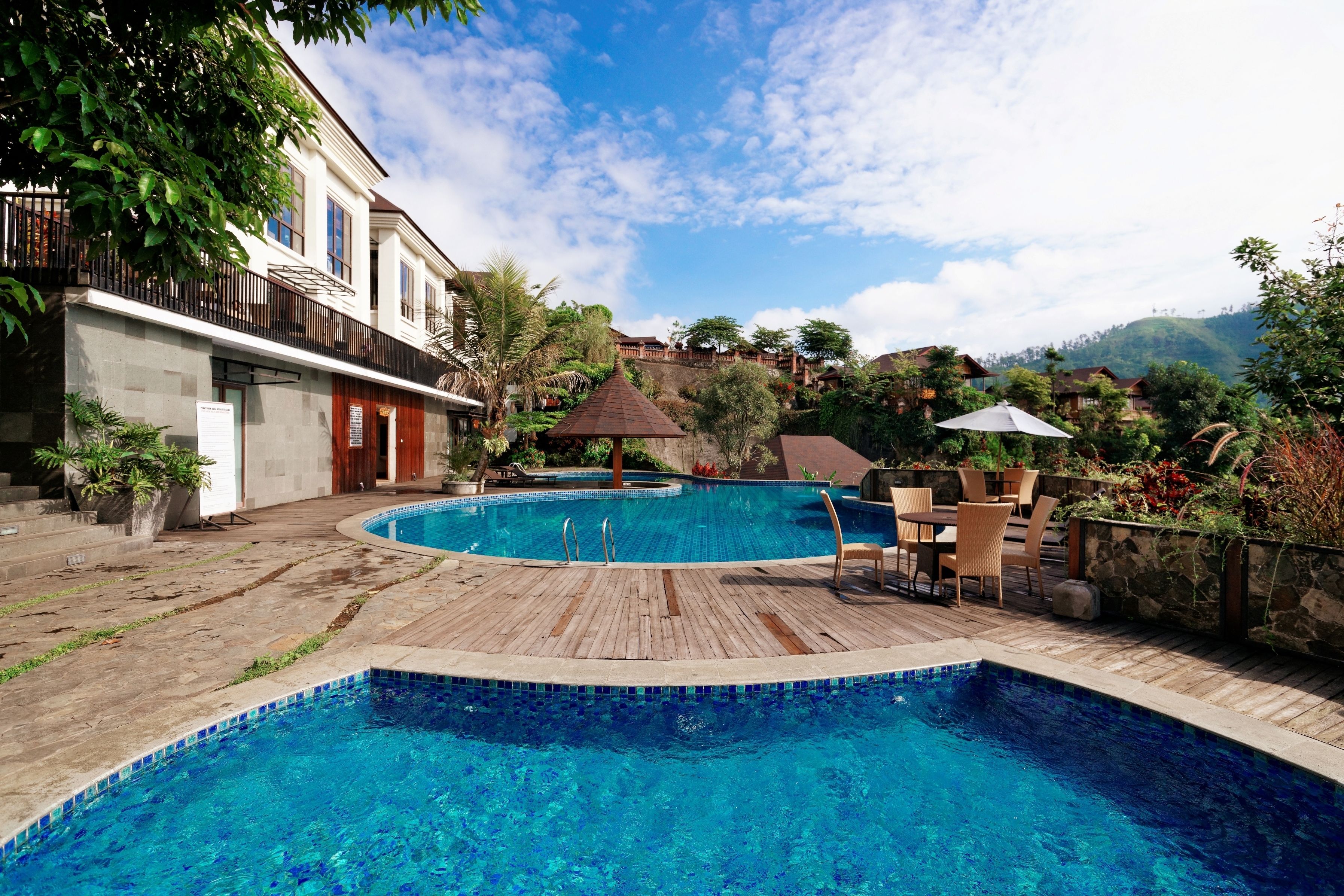 Außenpool, Liegestühle