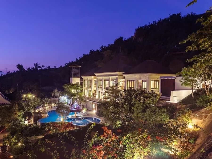 Quang cảnh vườn