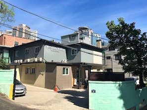 Front of property - Vestin Villa Myeong-dong Guest House (Seoul)