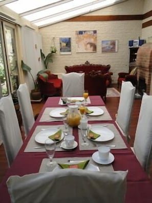 Dining - B&B La Villa Zarin (Brussels)