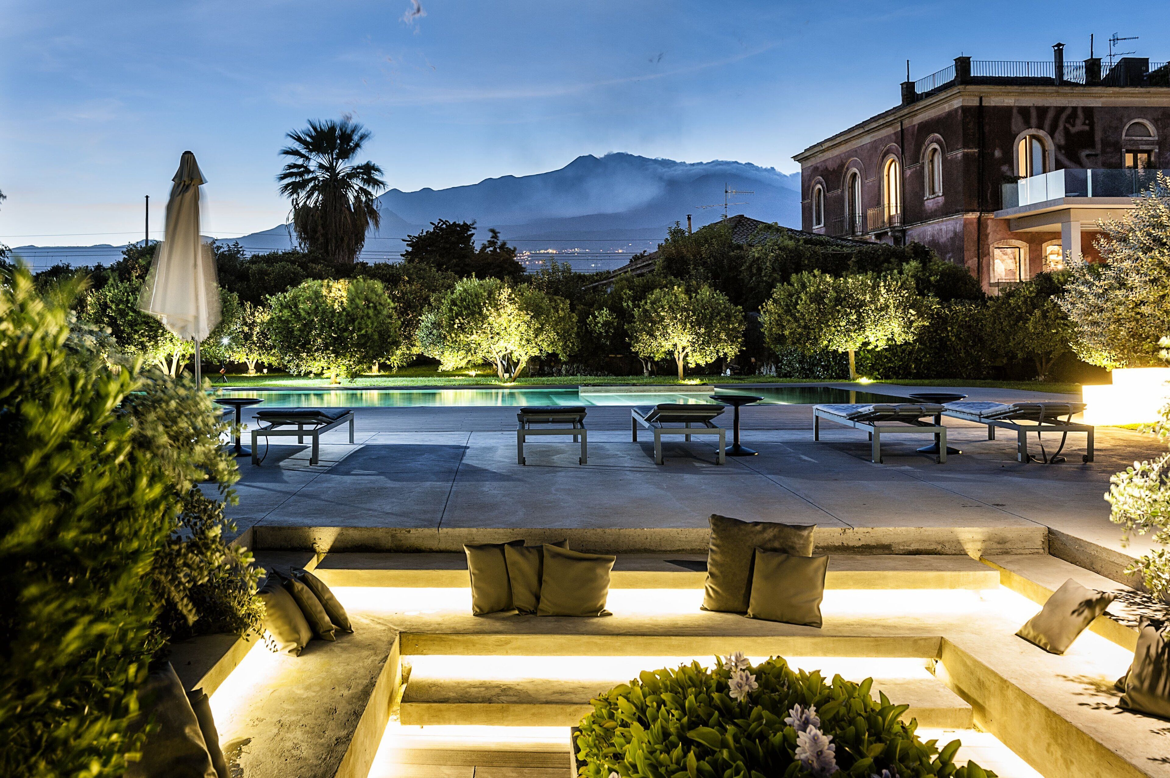 Piscine extérieure (ouverte en saison), parasols de plage