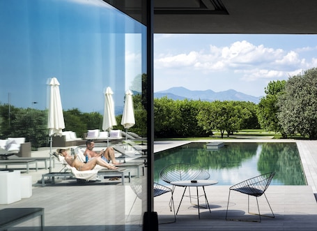 Piscina stagionale all'aperto, ombrelloni da piscina, lettini. Zash Country Boutique Hotel