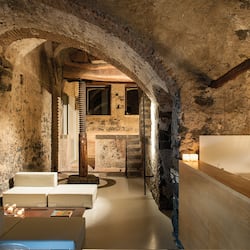 2 bars/lounges, poolside bar