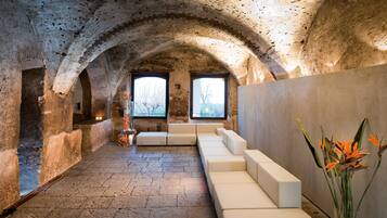 2 bars/lounges, poolside bar