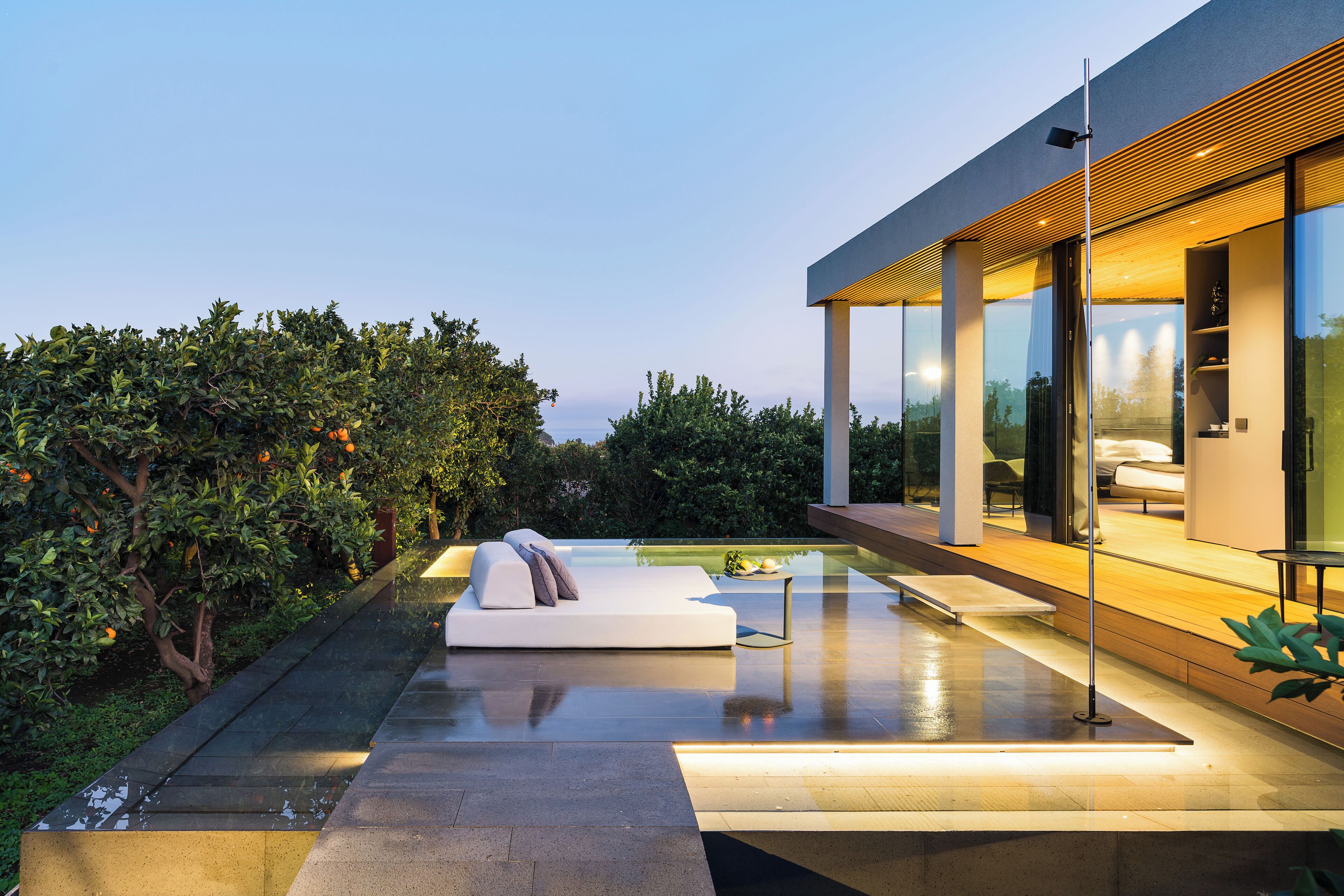 Minibar, una cassaforte in camera, una scrivania, ferro/asse da stiro