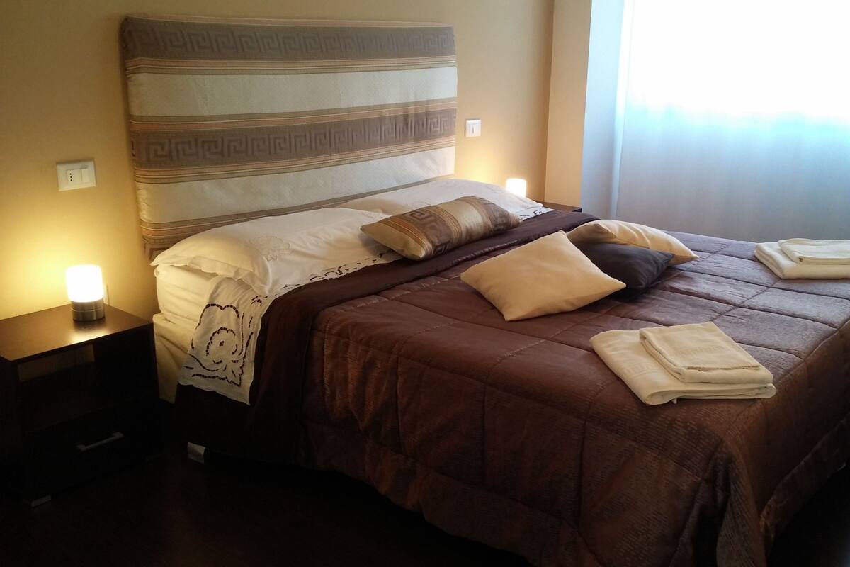 Triple Room | Desk, soundproofing, WiFi (free), bed sheets