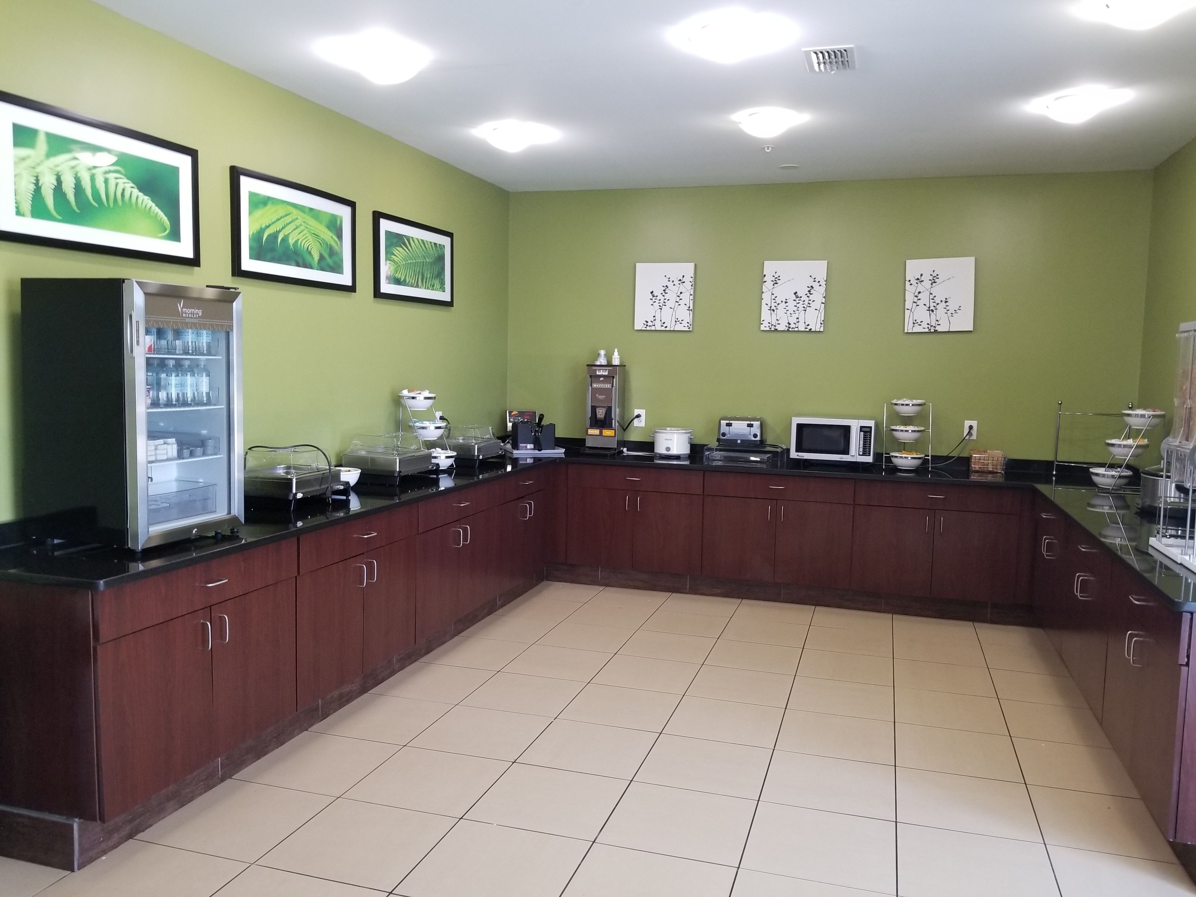 free daily continental breakfast