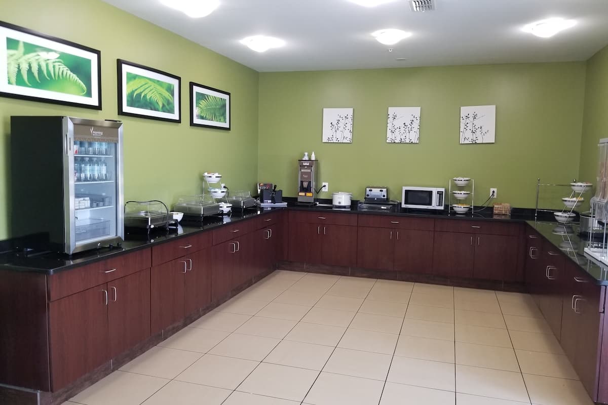 free daily continental breakfast