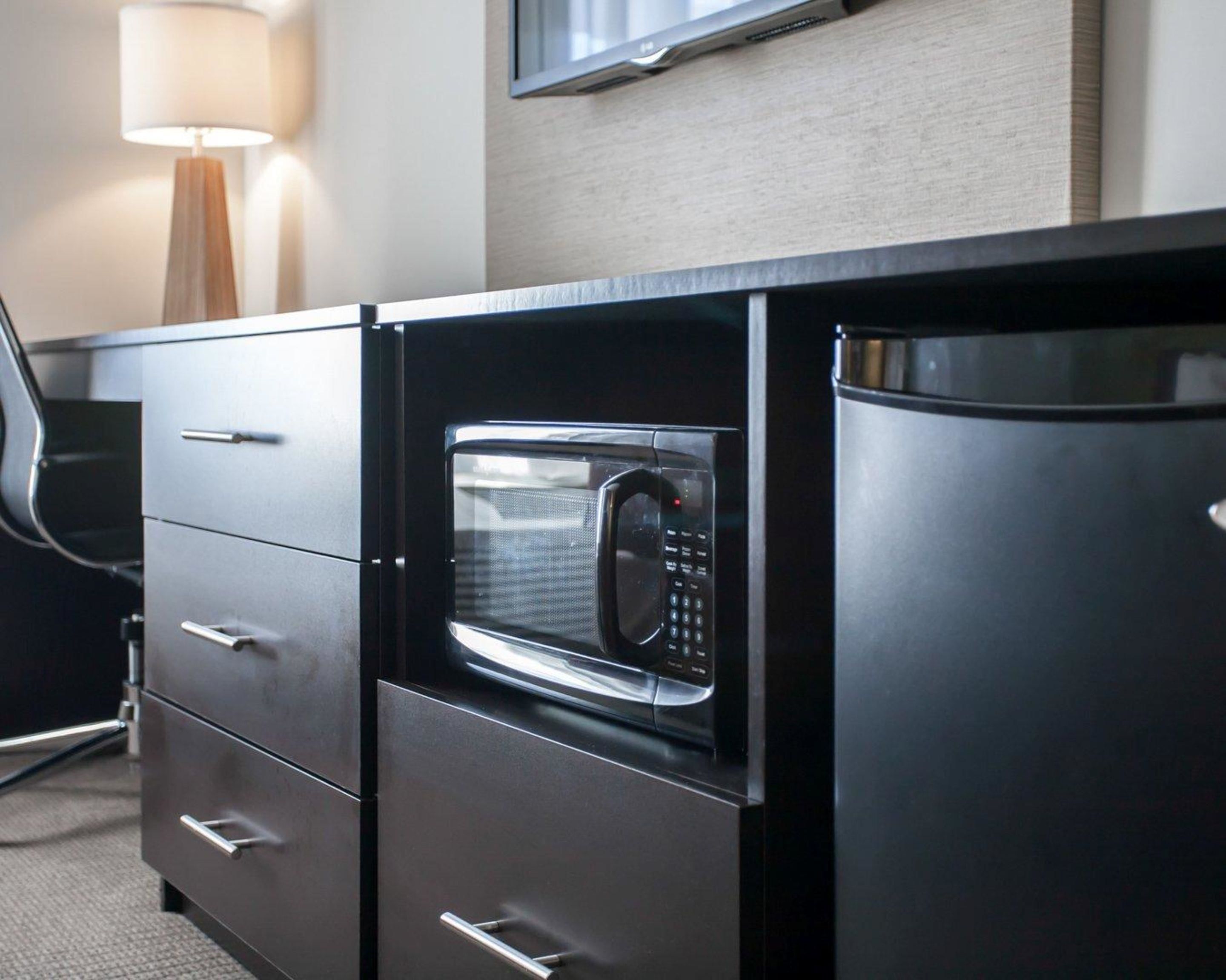 standard room, 2 queen beds, non smoking | 1 bedroom, premium bedding, down duvets, desk