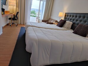 In-room safe, free WiFi