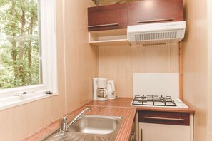Blackout curtains, iron/ironing board - Terres de France - Moncontour Active Park (Moncontour)