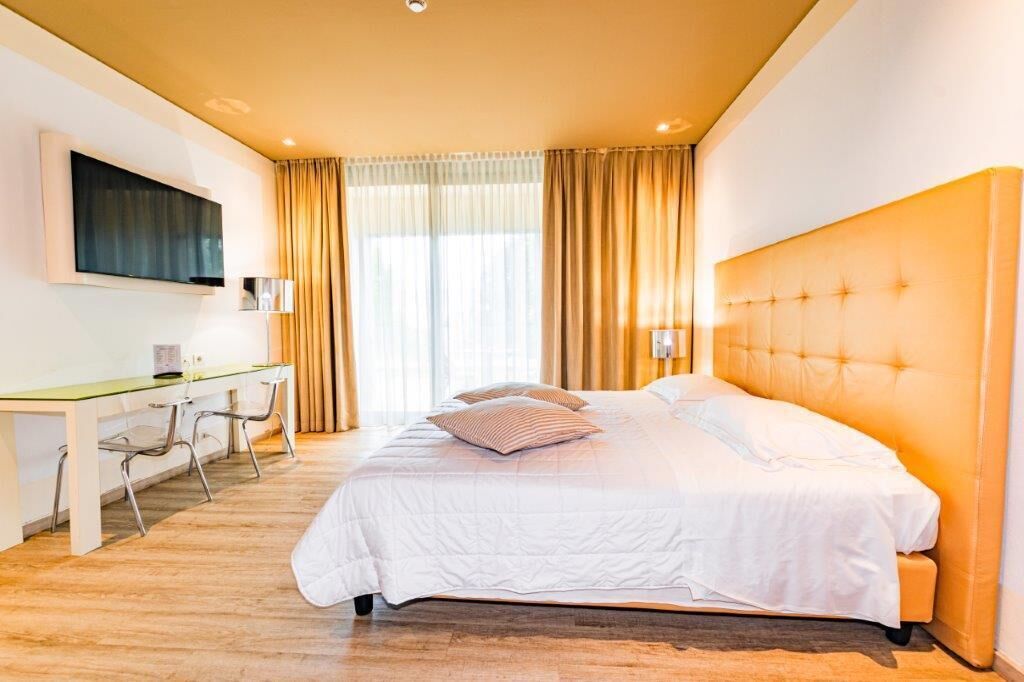 Superior Room | Down comforters, minibar, in-room safe, desk