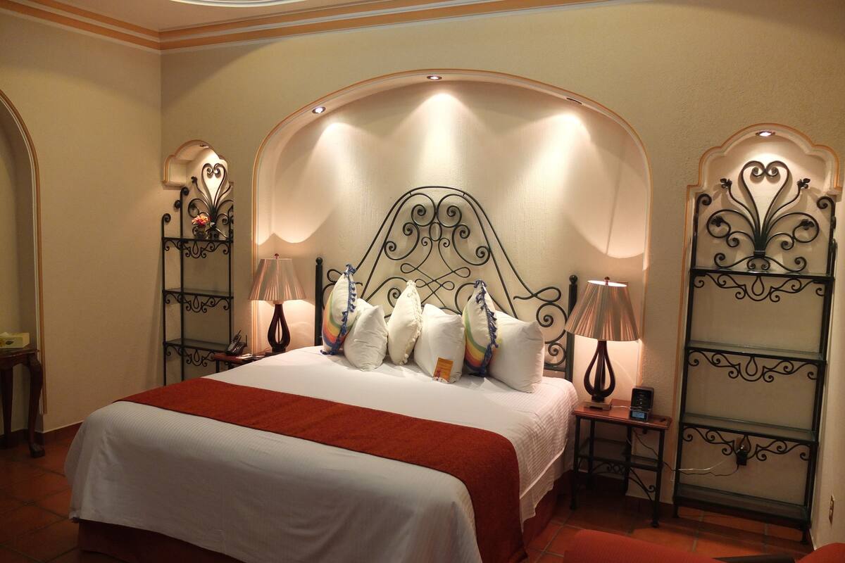 suite huautla | 1 bedroom, premium bedding, in-room safe, iron/ironing board