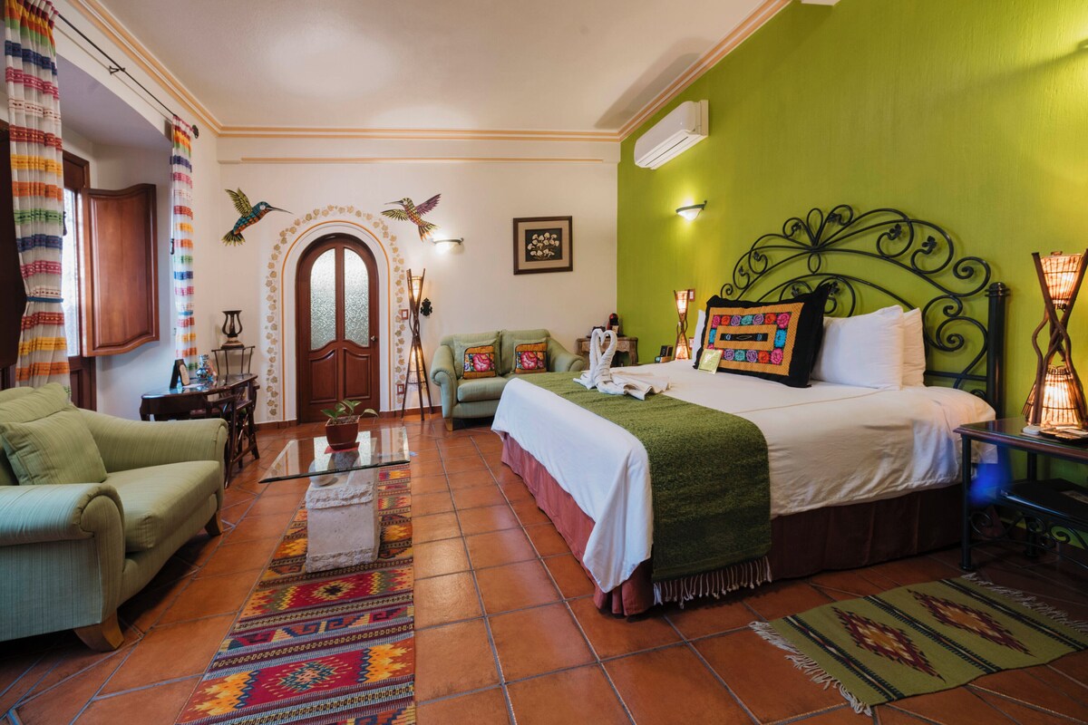 Suite Zaachila | Ropa de cama de alta calidad, caja fuerte, tabla de planchar con plancha