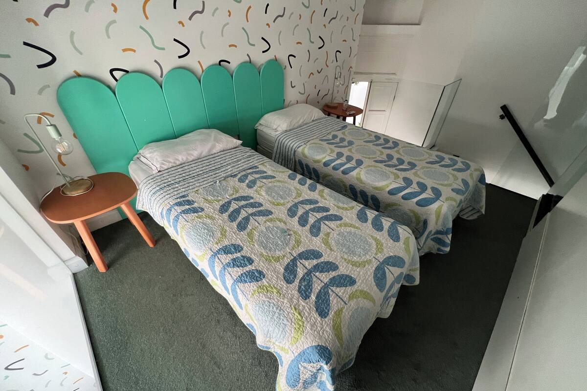 WiFi (free), bed sheets