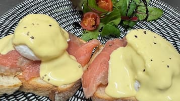 Daily cooked-to-order breakfast for a fee
