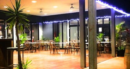 Spinifex Hotel