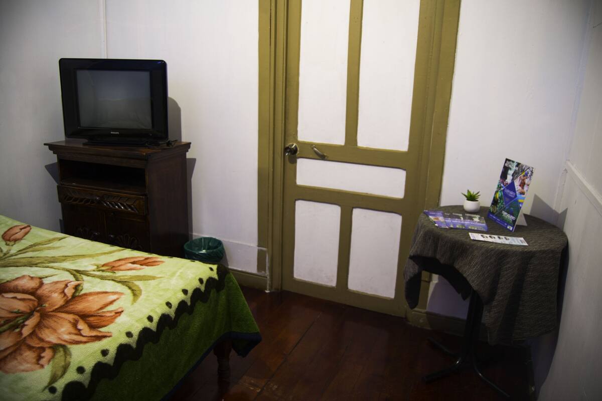 Quarto casal | Espaço de trabalho para notebook, Wi-Fi de cortesia