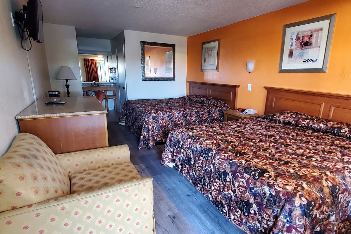 Standard Room, Smoking | 2 bilik tidur, peralatan tempat tidur premium, gebar bulu kapas