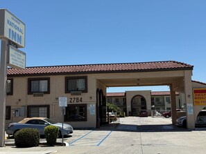 Front of property - Anaheim National Inn (Anaheim)