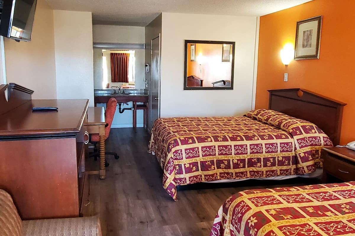 Standard Room, 2 Katil Ratu (Queen) | 2 bilik tidur, peralatan tempat tidur premium, gebar bulu kapas
