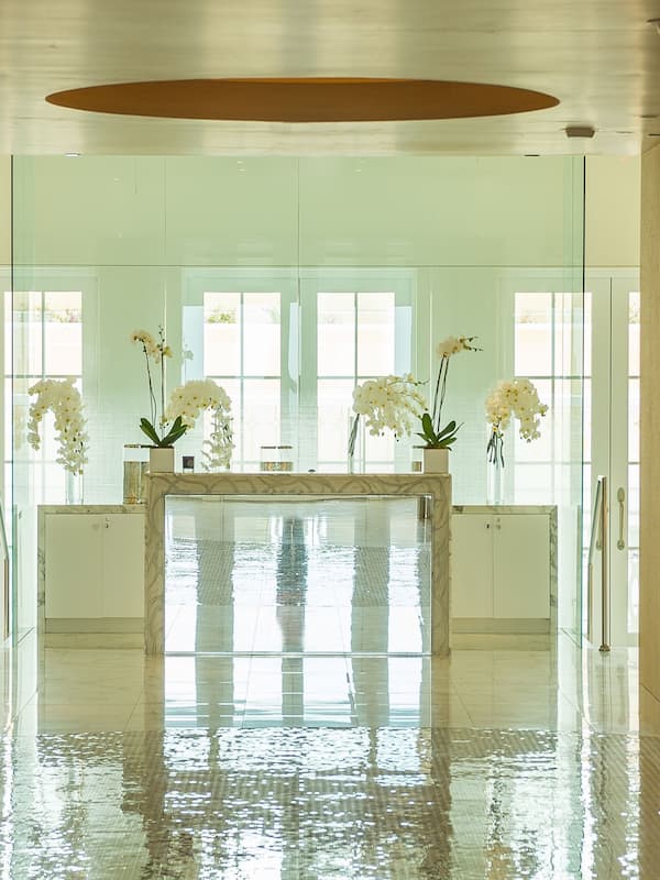 Sauna, steam room, body treatments, aromatherapy, hot stone massages