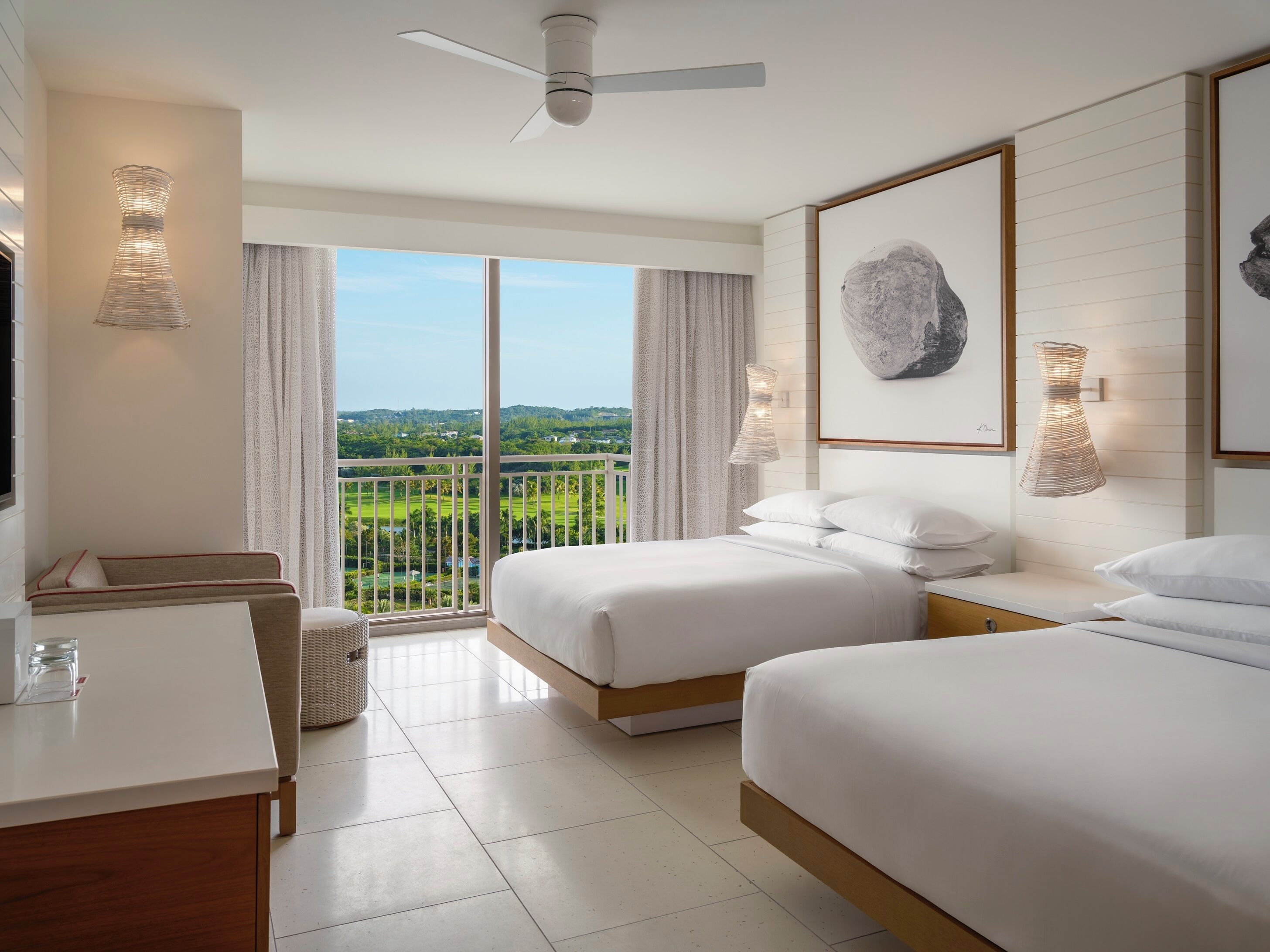 Room, 2 Katil Ratu (Queen) (Fountain View) | 1 bilik tidur, peralatan tempat tidur hipoalergenik 