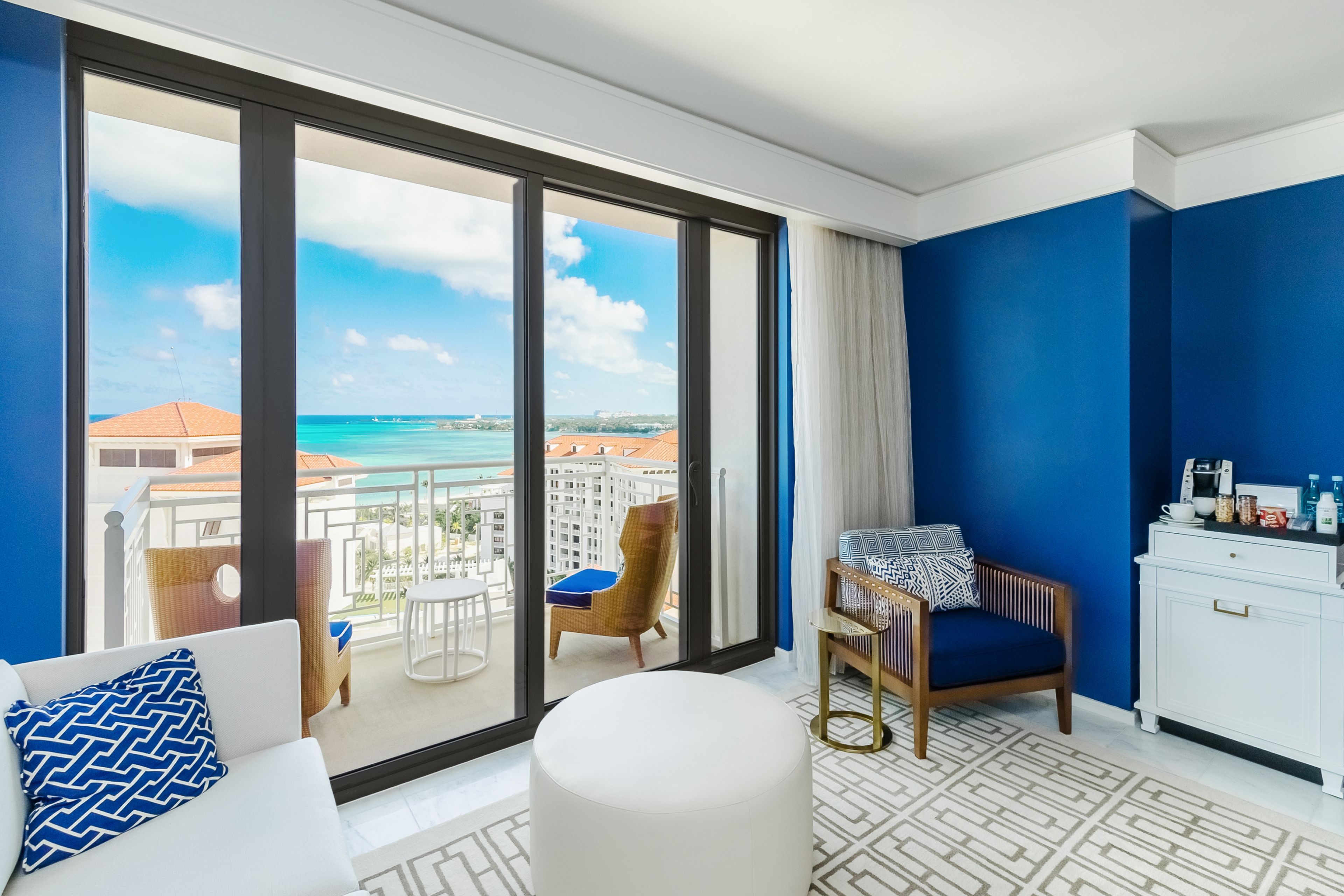 1 bedroom, hypo-allergenic bedding, minibar, in-room safe